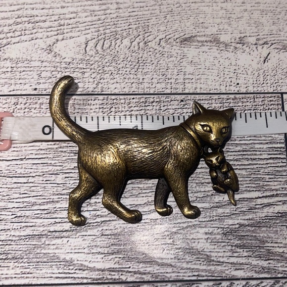 Signed Brass Tone JJ Cat with dangle Kitty brooch pin - Picture 6 of 6